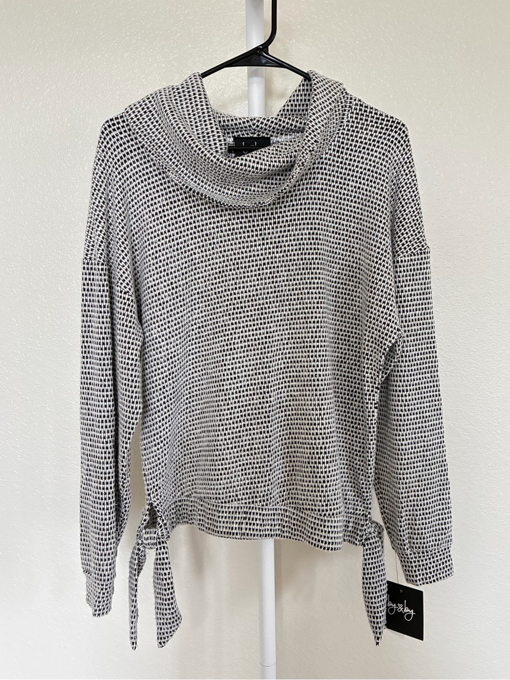 By & By Cowlneck Sweater Medoum